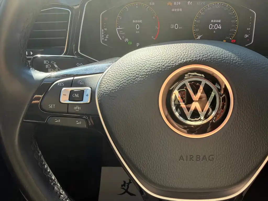 Volkswagen T-Roc 2023 — фото 17