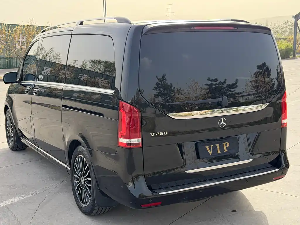 Mercedes-Benz V-Class 2020 — фото 22