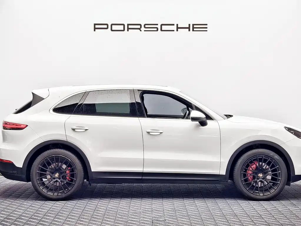 Porsche Cayenne 2020 — фото 6