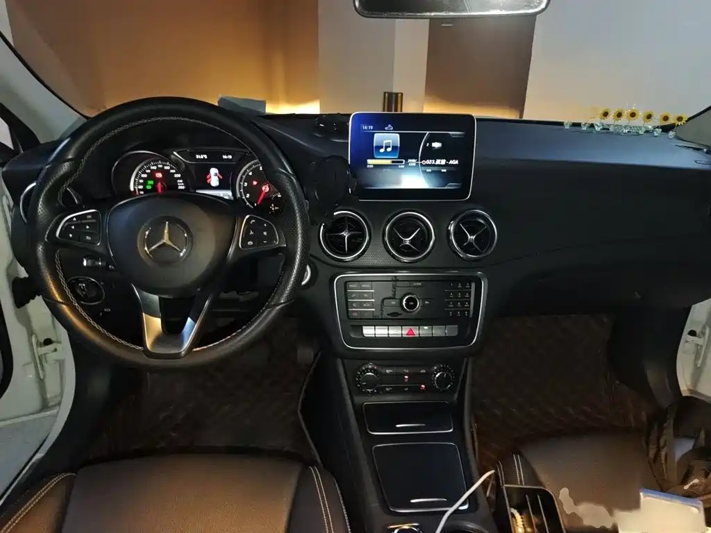 Mercedes-Benz GLA 2018 — фото 13