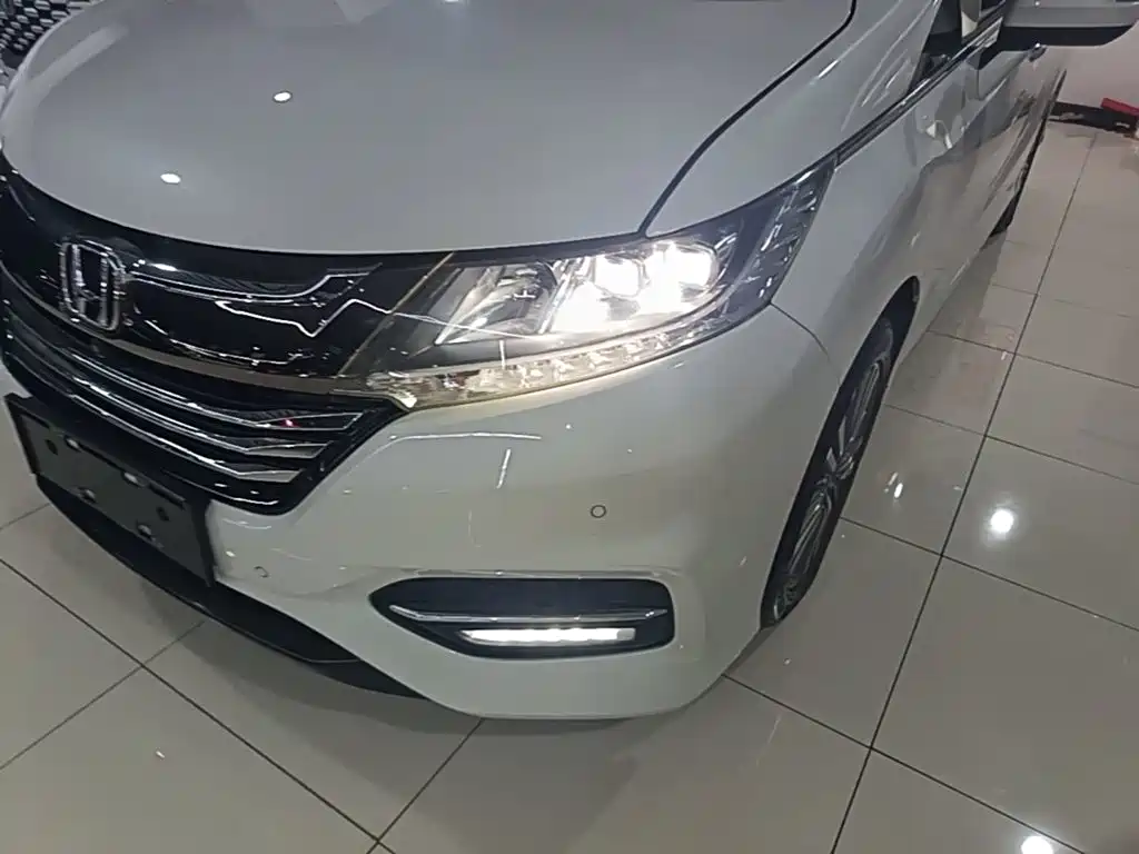 Honda Odyssey 2018 — фото 24
