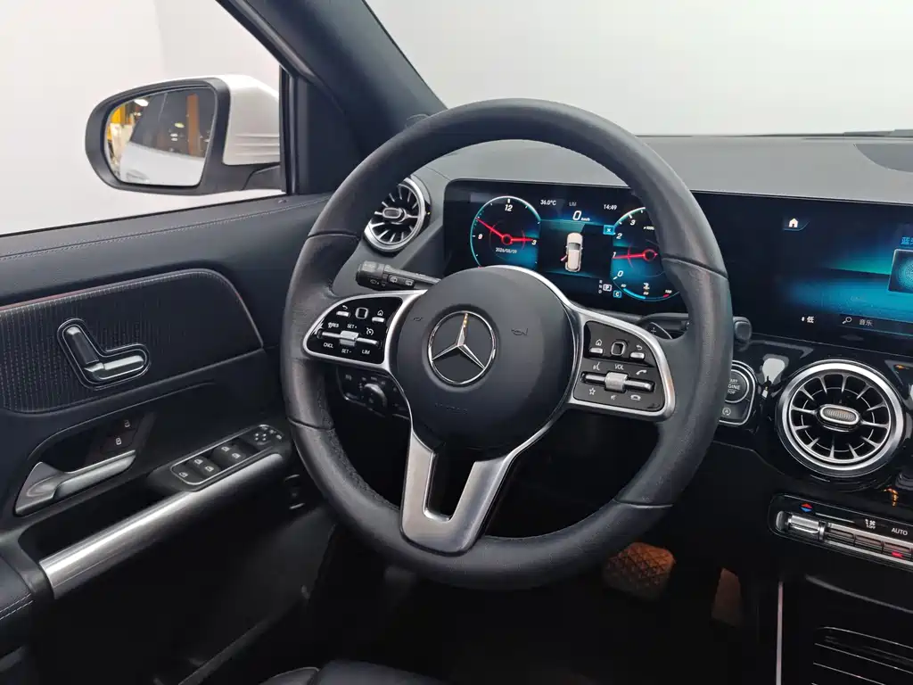 Mercedes-Benz GLA 2021 — фото 16