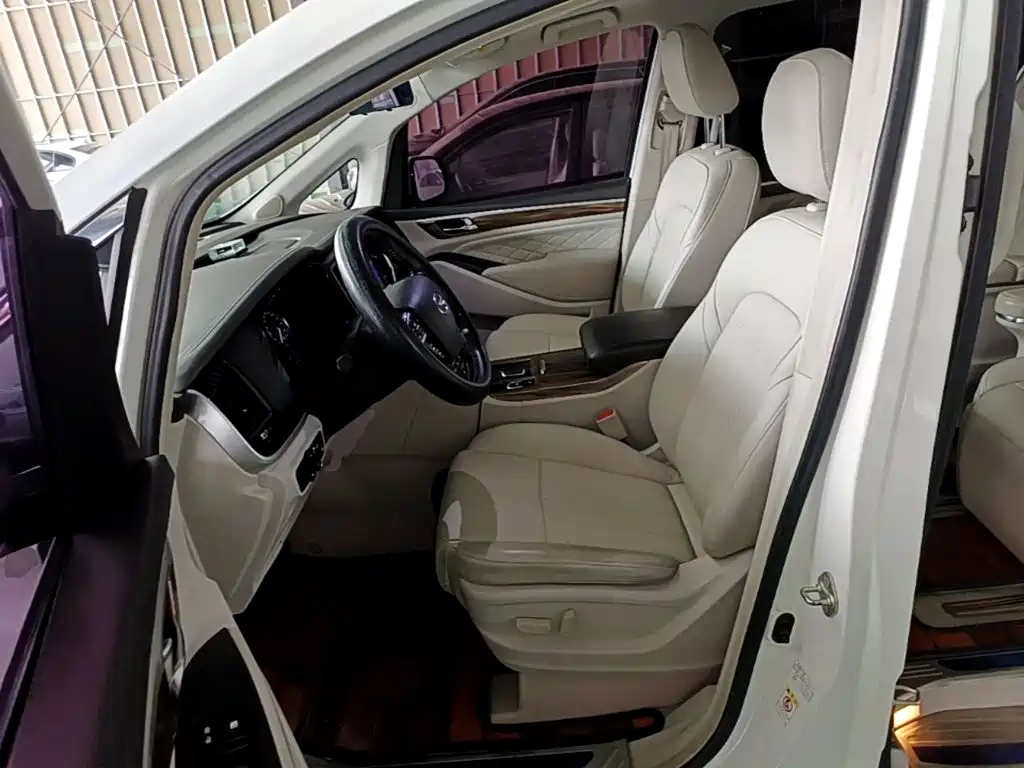 GAC Motor Trumpchi M8 2018 — фото 15