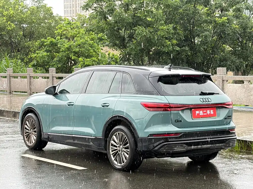 Audi Q5 e-tron 2024 — фото 8