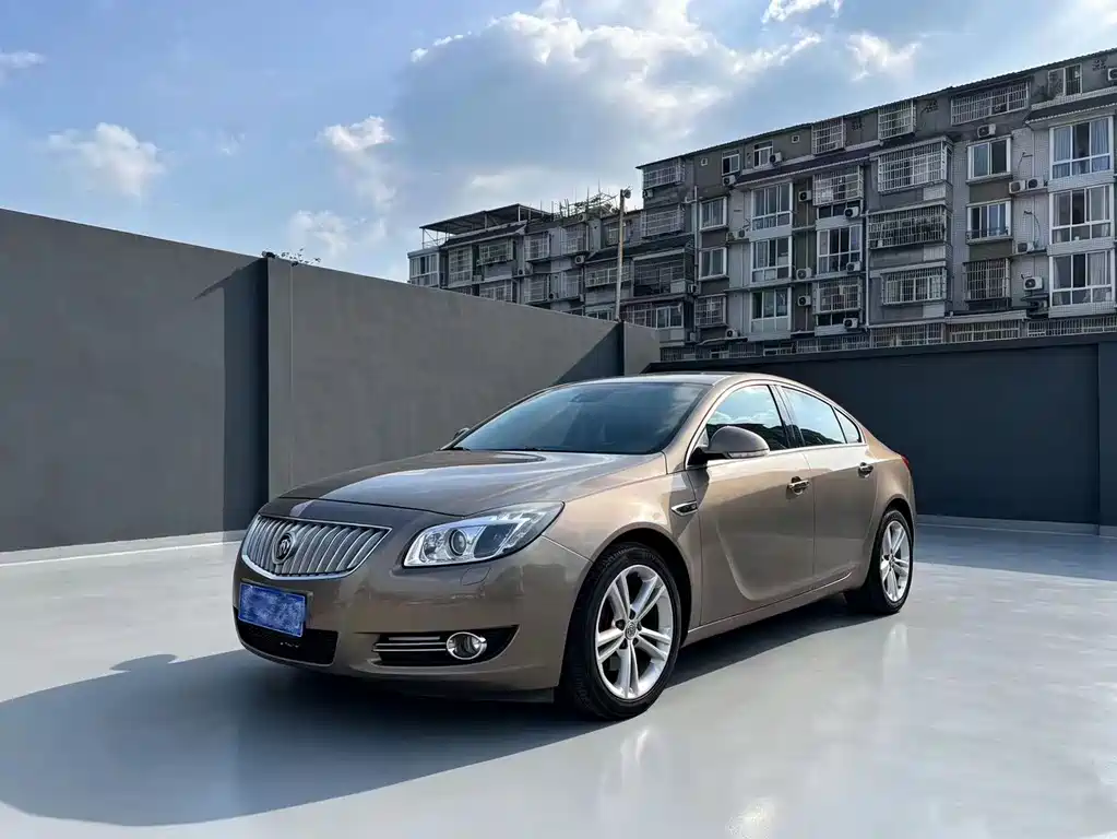 Buick Regal 2010 — фото 1