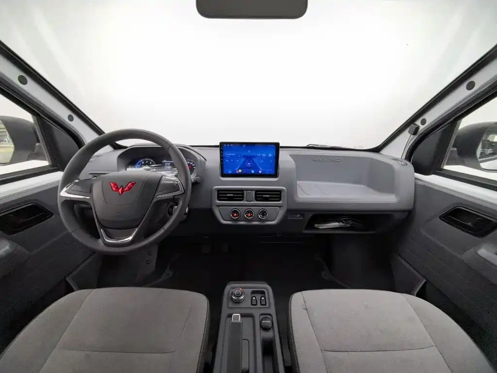 Wuling Yangguang 2025