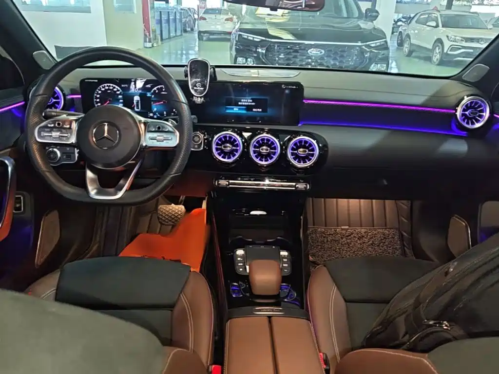 Mercedes-Benz A-Class 2022 — фото 10