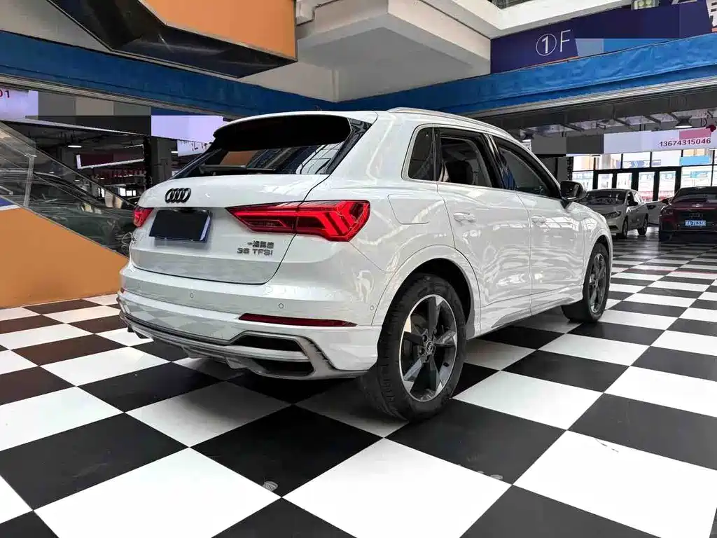Audi Q3 2022 — фото 13