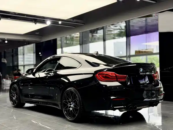 BMW M4 2019