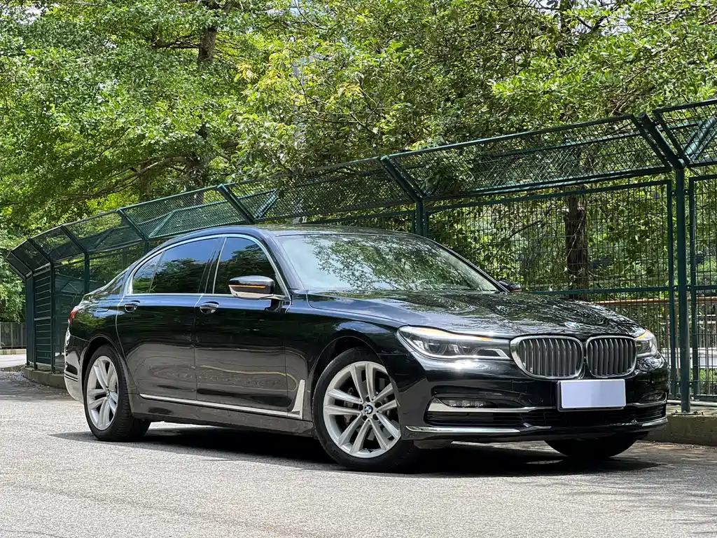 BMW 7 Series 2018 — фото 3