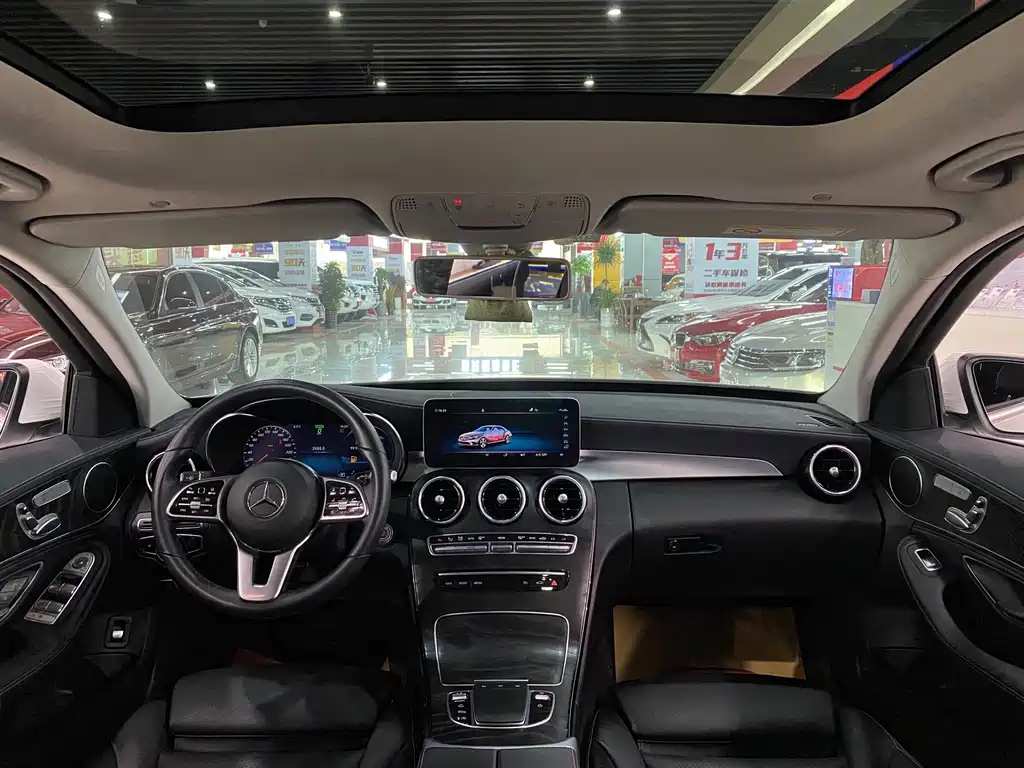 Mercedes-Benz C-Class 2019 — фото 11