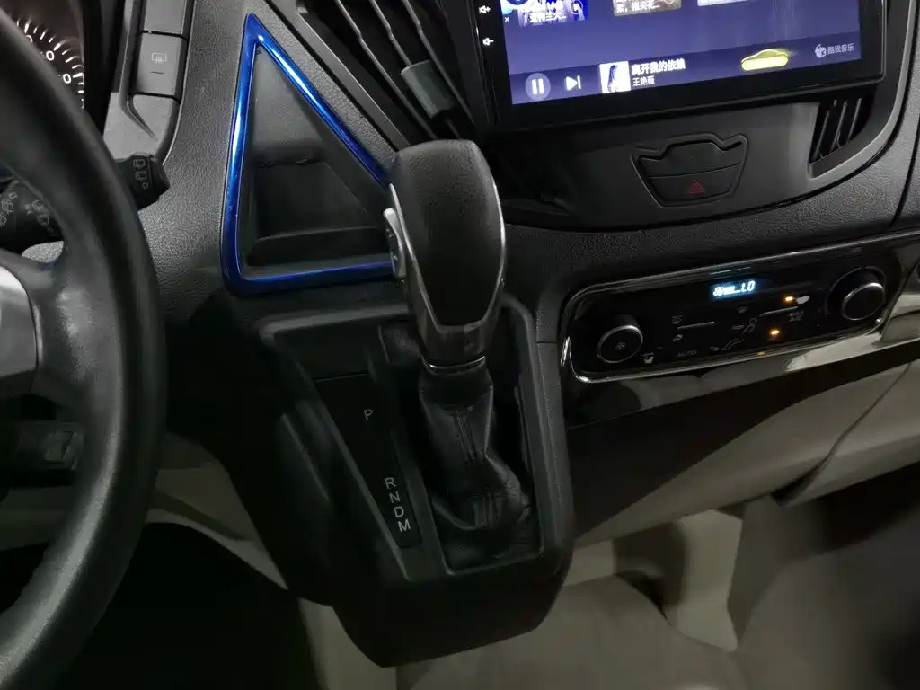 Ford Tourneo 2018 — фото 13