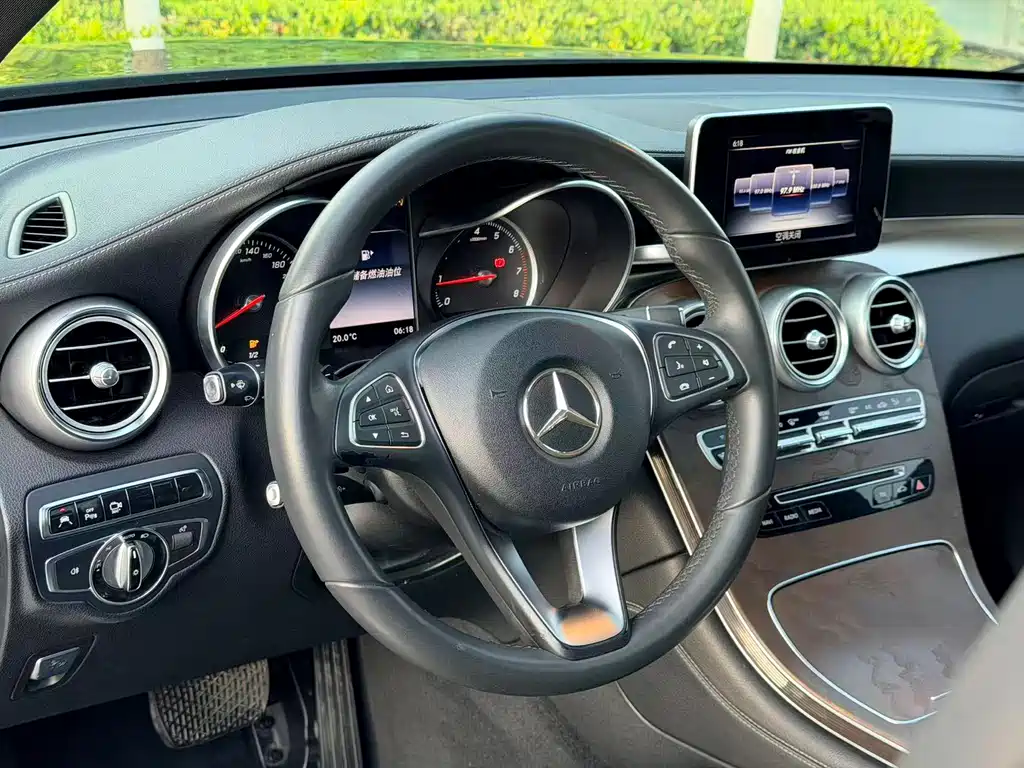 Mercedes-Benz GLC 2016 — фото 15