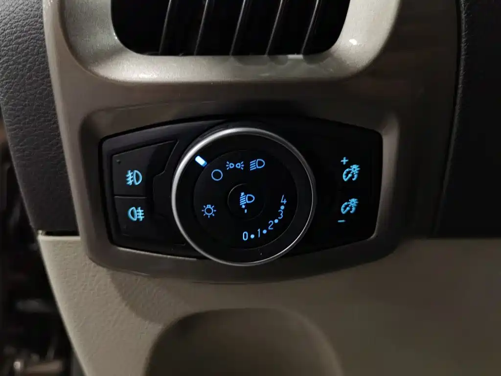 Ford Tourneo 2018 — фото 21
