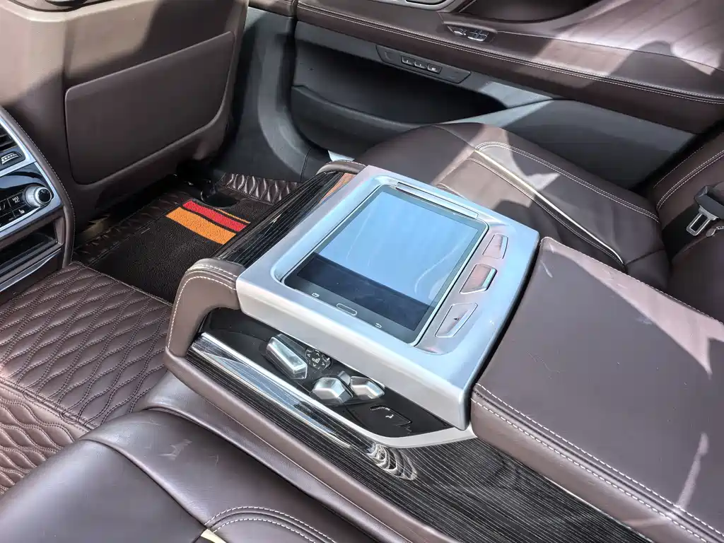 BMW 7 Series 2020 — фото 12