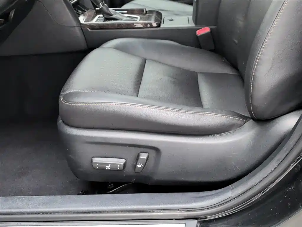 Toyota Camry 2017 — фото 20