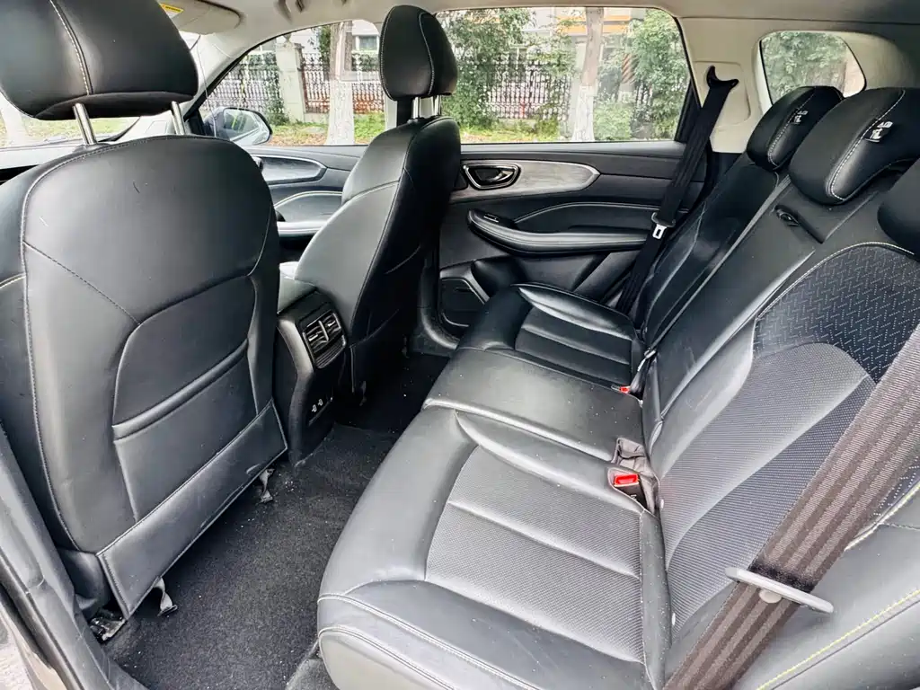Roewe RX5 New Energy 2022 — фото 10