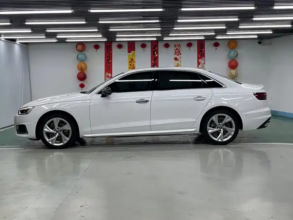 Audi A4L 2021