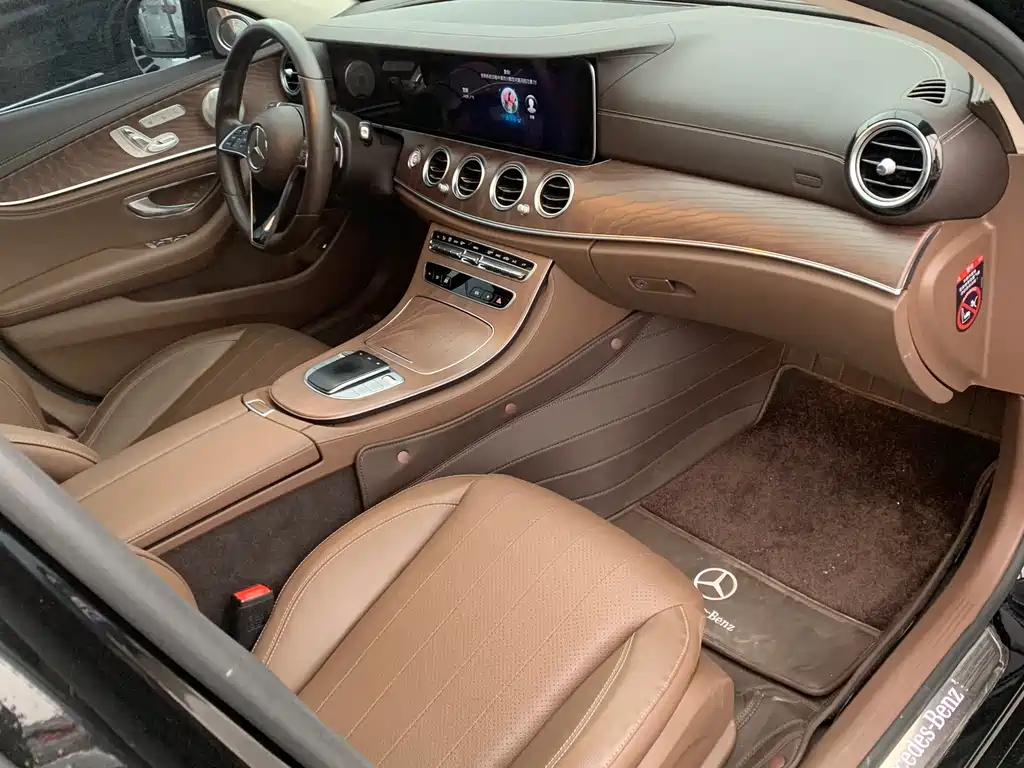 Mercedes-Benz E-Class 2023 — фото 11