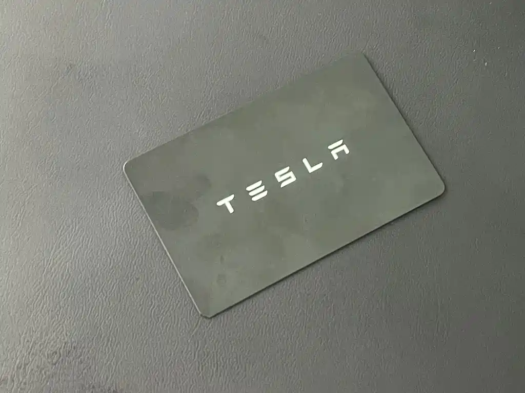 Tesla Model Y 2024 — фото 10