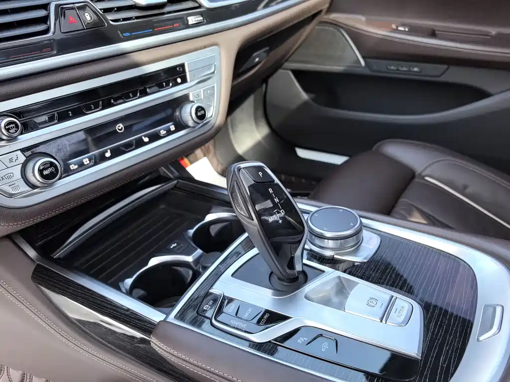 BMW 7 Series 2020 — фото 18