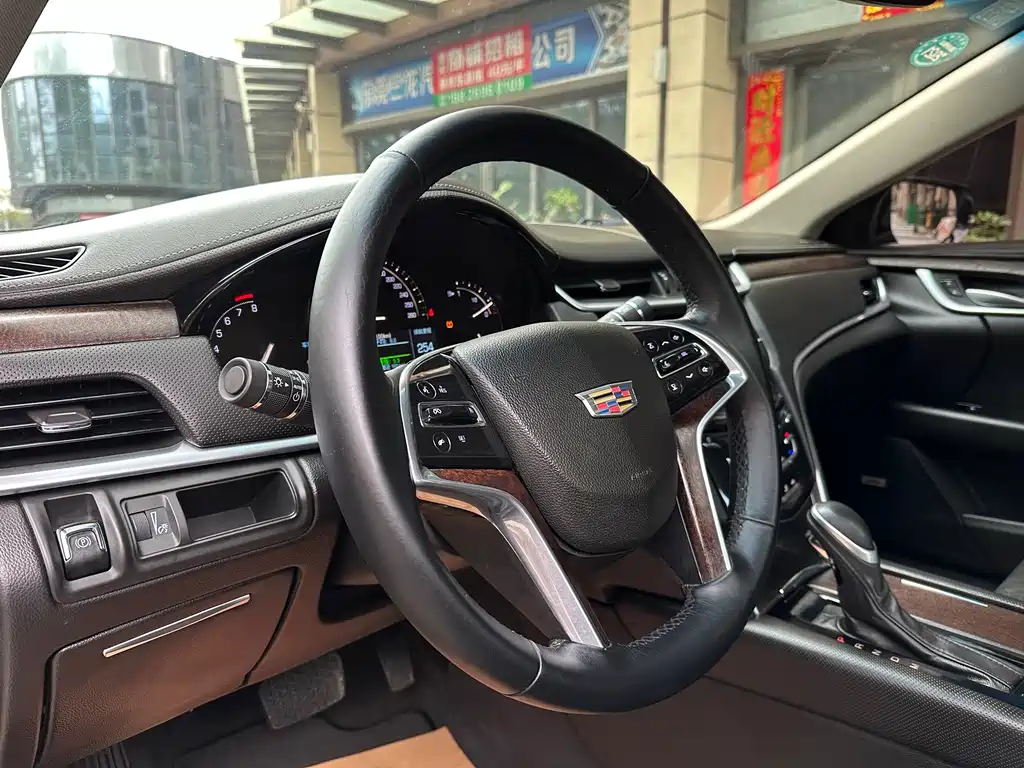 Cadillac XTS 2018 — фото 20
