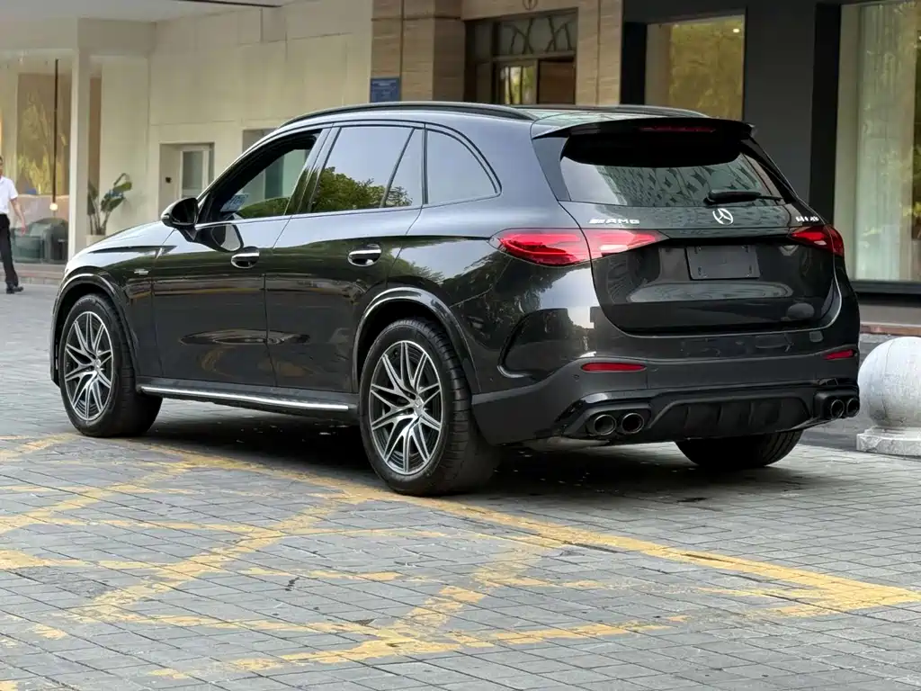 Mercedes-Benz GLC AMG 2025 — фото 3