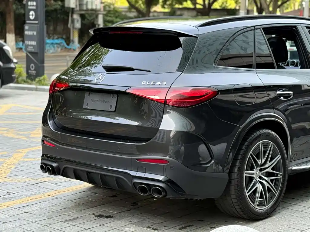 Mercedes-Benz GLC AMG 2025 — фото 4