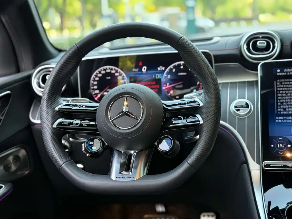 Mercedes-Benz GLC AMG 2025 — фото 16