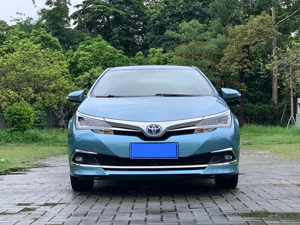 Toyota Corolla 2018 — фото 2