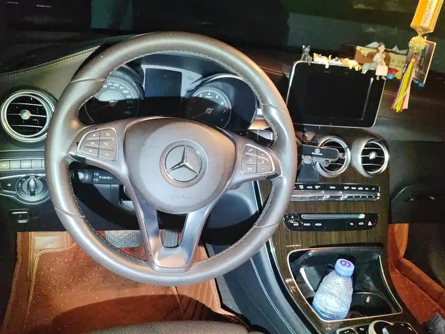 Mercedes-Benz GLC 2019 — фото 15