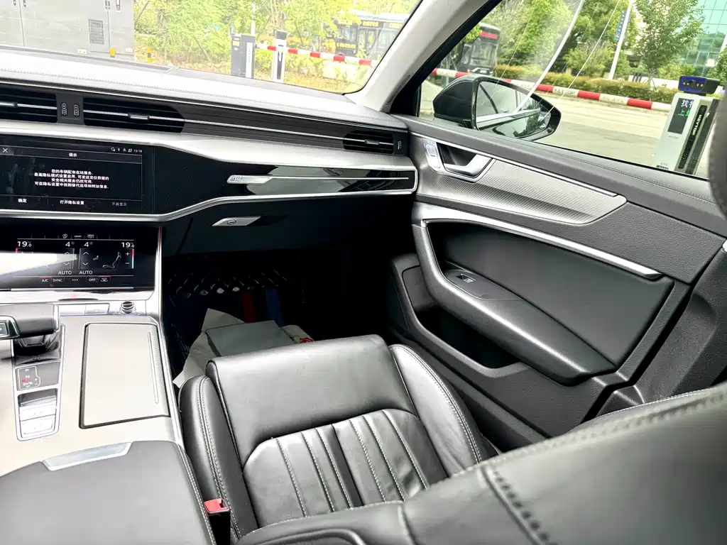 Audi A6L 2023 — фото 11