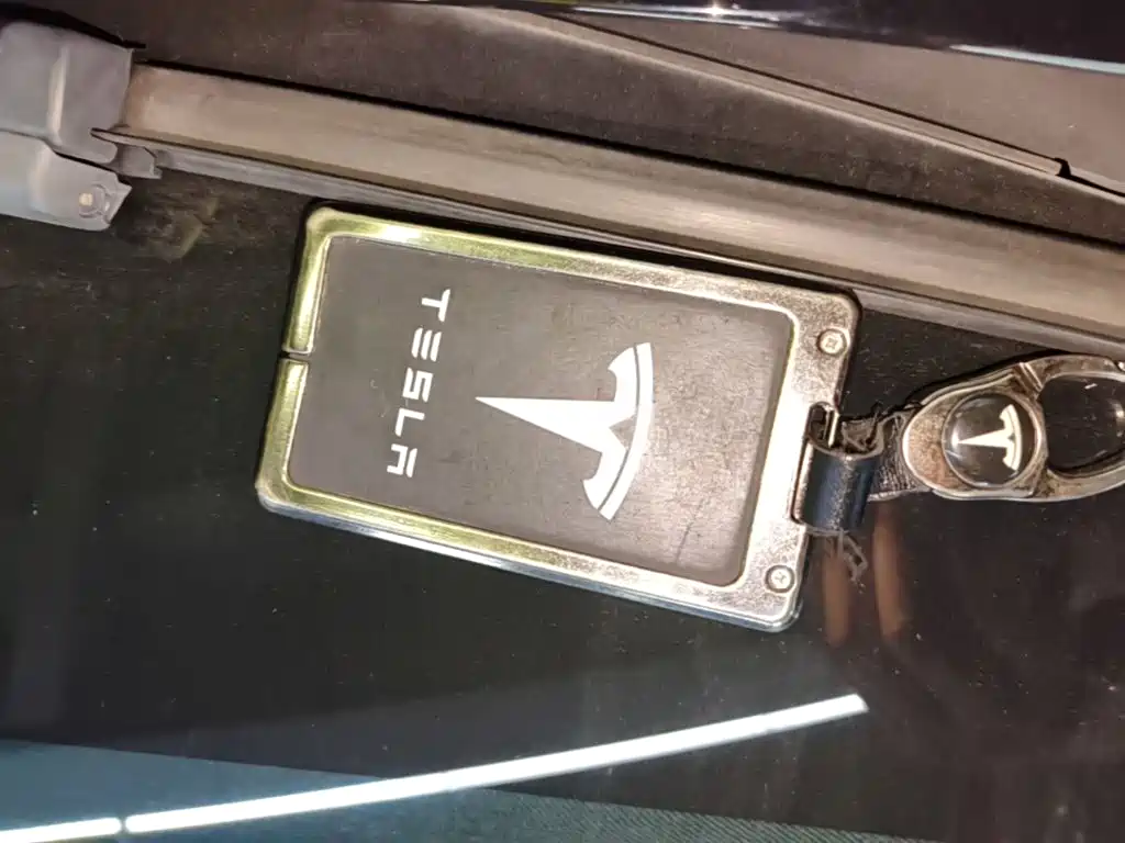 Tesla Model Y 2022 — фото 9
