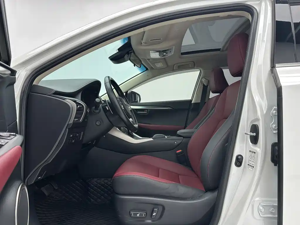Lexus NX 2021
