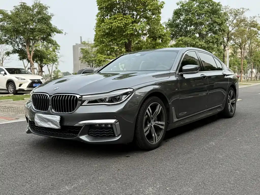 BMW 7 Series 2017 — фото 1