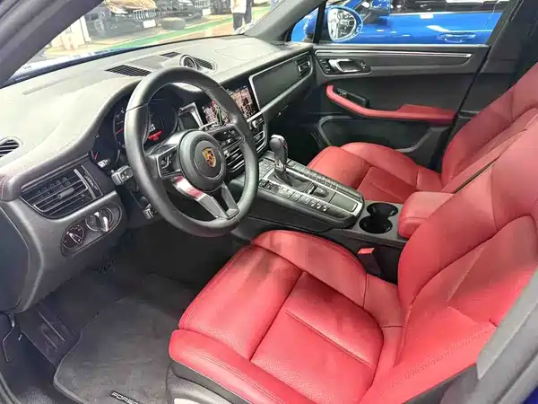 Porsche Macan 2021