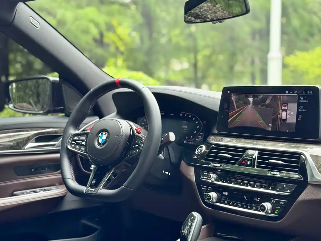 BMW 6 Series GT 2018 — фото 26