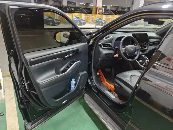 Toyota Crown Kluger 2024