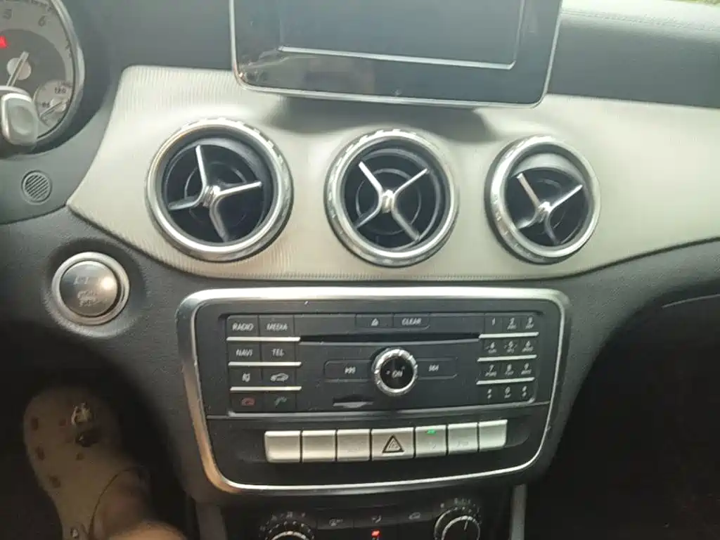 Mercedes-Benz GLA 2016 — фото 13