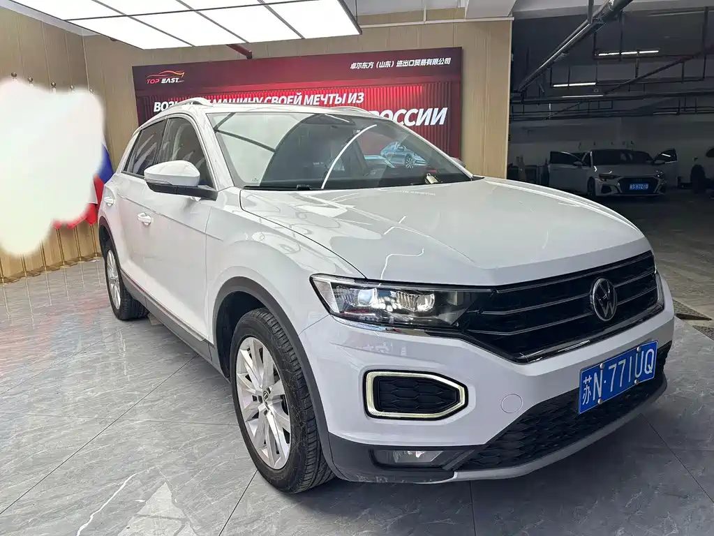 Volkswagen T-Roc 2023 — фото 3