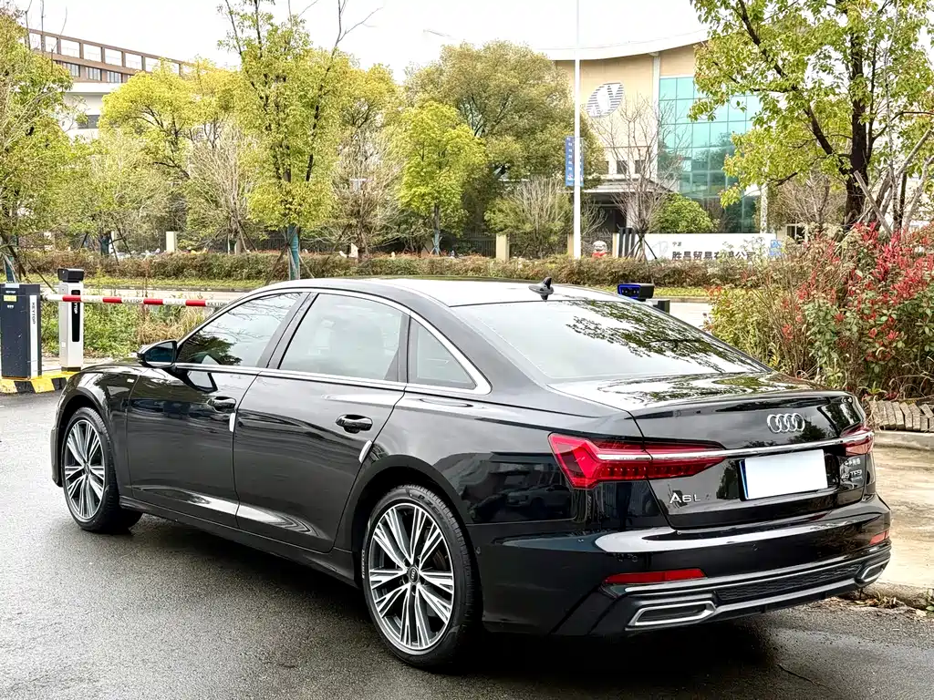 Audi A6L 2022