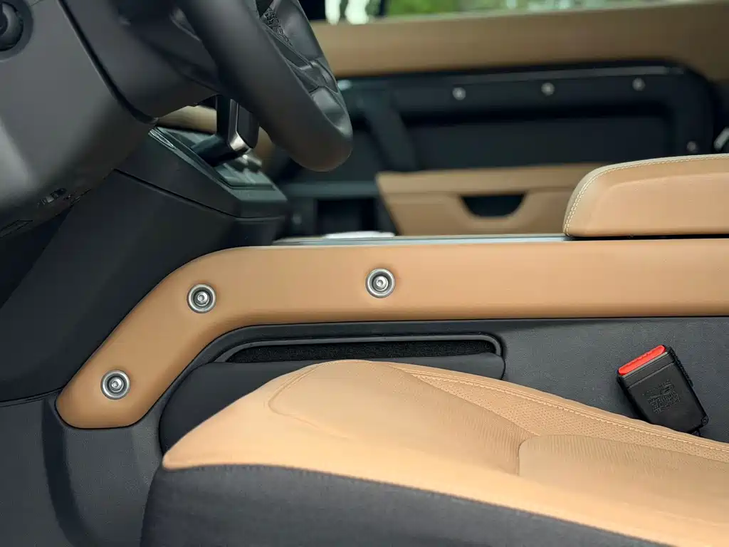 Land Rover Defender 2026 — фото 14
