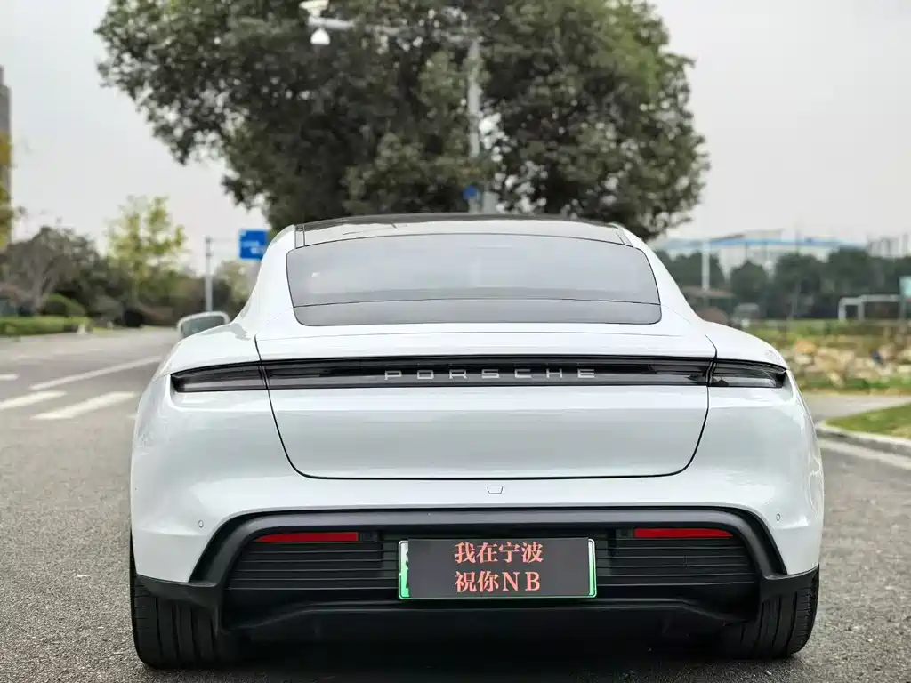 Porsche Taycan 2020 — фото 8