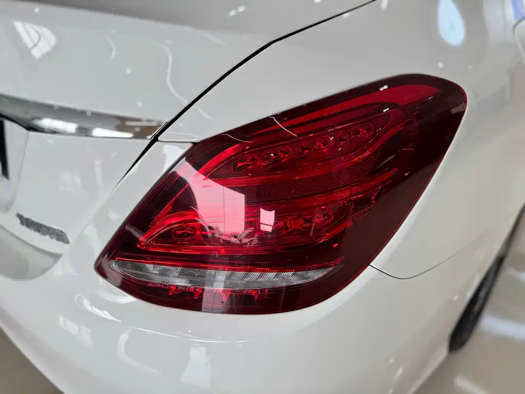 Mercedes-Benz C-Class 2018 — фото 23