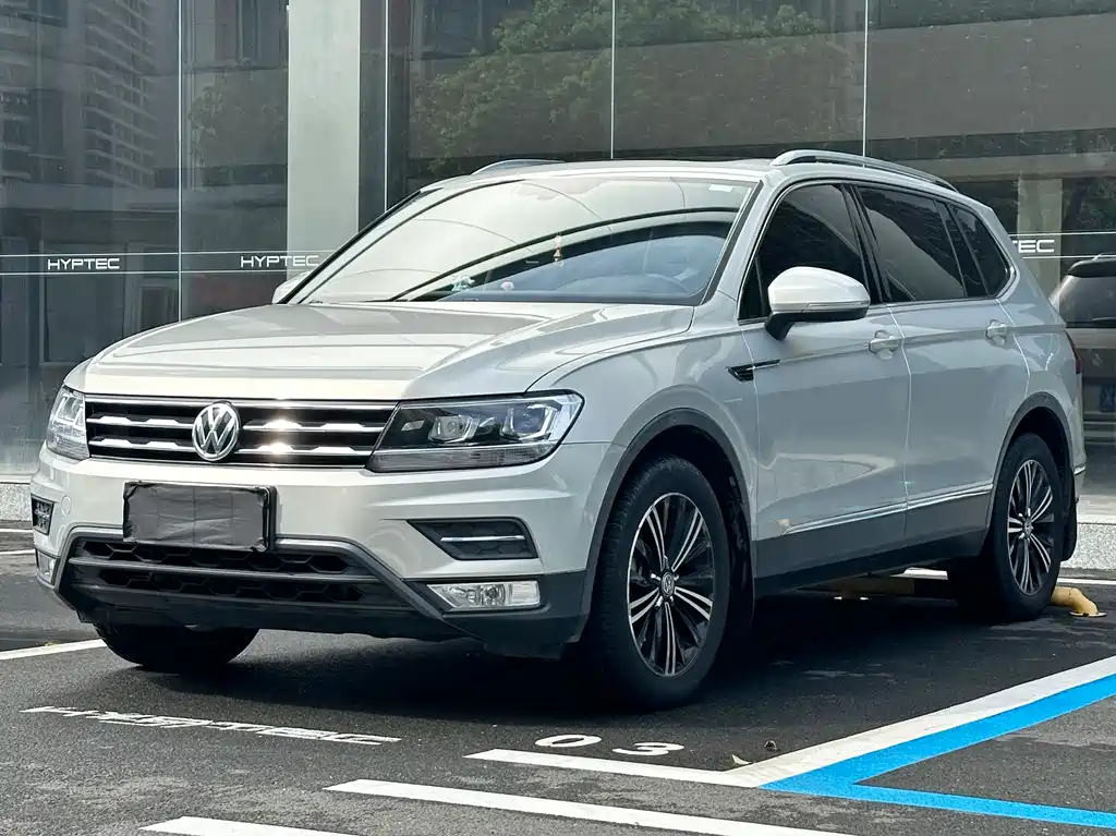 Volkswagen Tiguan L 2019 — фото 1
