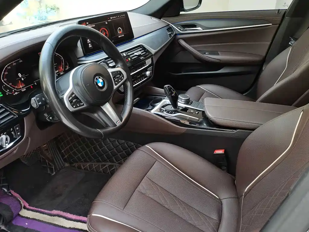 BMW 5 Series 2021 — фото 15