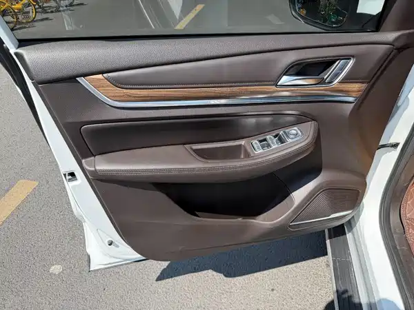 Roewe RX8 2019
