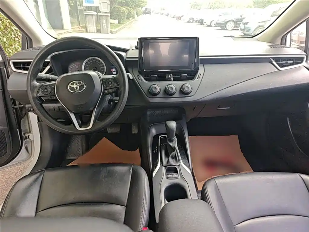 Toyota Corolla 2023 — фото 10