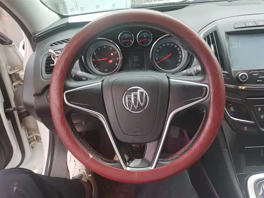 Buick Regal 2015 — фото 15