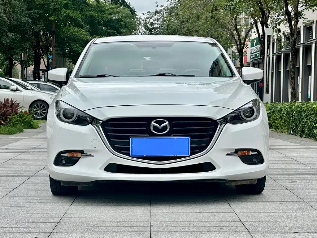 Mazda 3 Axela 2018 — фото 2